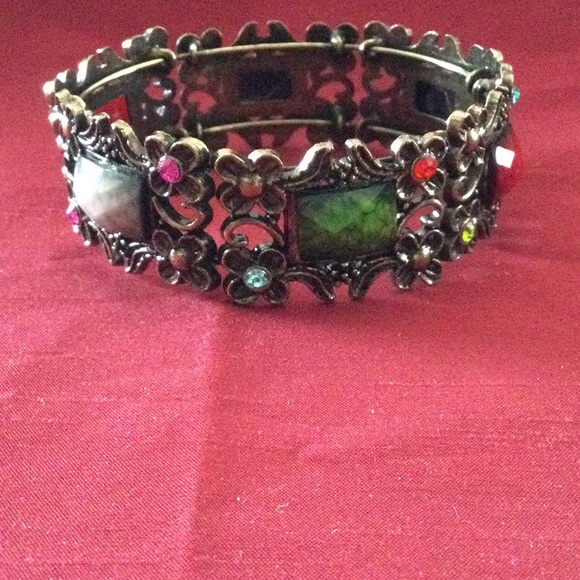 DEC 15 LAST DAY! CLEARANCE: Bracelet Inset With Stone - Picture 3 of 6